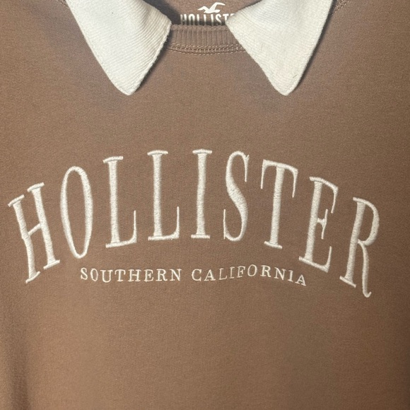 Hollister women’s collared Tan Crewneck Sweatshirt Medium preppy classic neutral - Picture 3 of 7